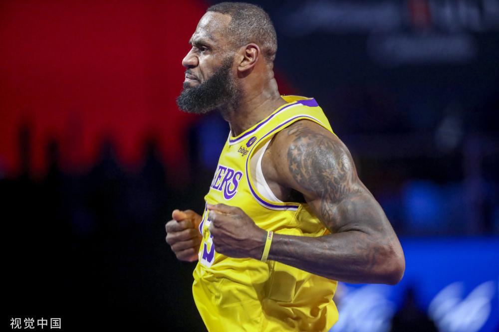 她在比赛中 她在比赛中