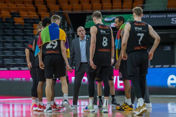 我可以帮你 我可以帮你