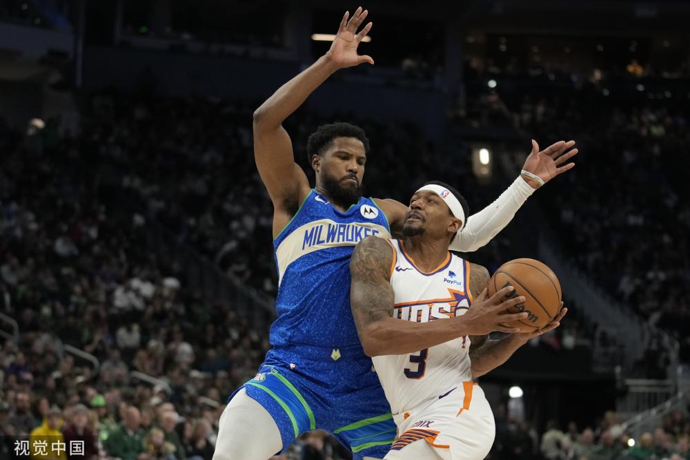 队长在采访 队长在采访